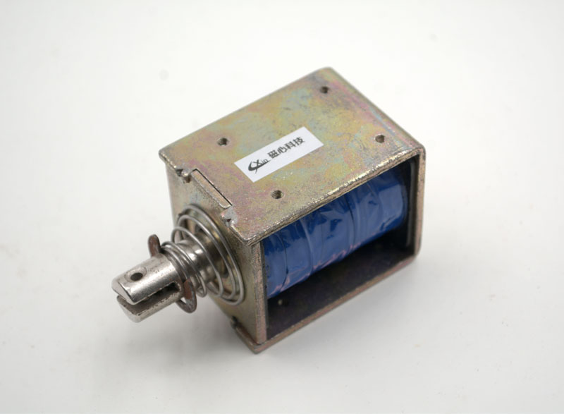 框架式微型推拉电磁铁选型与应用，尺寸适中性能优越(图1)