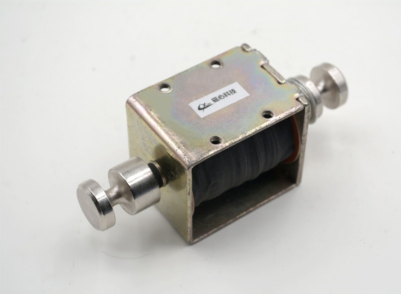 大行程大力量框架推拉式电磁铁解析:性能曲线与应用领域(图1) 大行程大力量框架推拉式电磁铁解析:性能曲线与应用领域(图1)