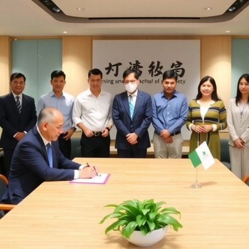 歌尔股份与北大经济学院共建教学就业实践基地(图1) 歌尔股份与北大经济学院共建教学就业实践基地(图1)