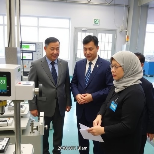 湖北省委副书记省长调研数字经济企业|转型实践与政策支持(图1) 湖北省委副书记省长调研数字经济企业|转型实践与政策支持(图1)
